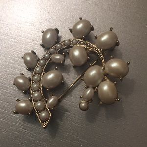 Gold pearl brooch pin